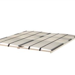 Queen Slatted Bed Base – Great Condition (Fits Any Queen Bed)