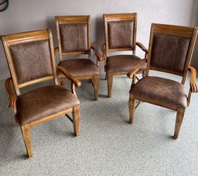 Set Of 4 Wood Chairs 