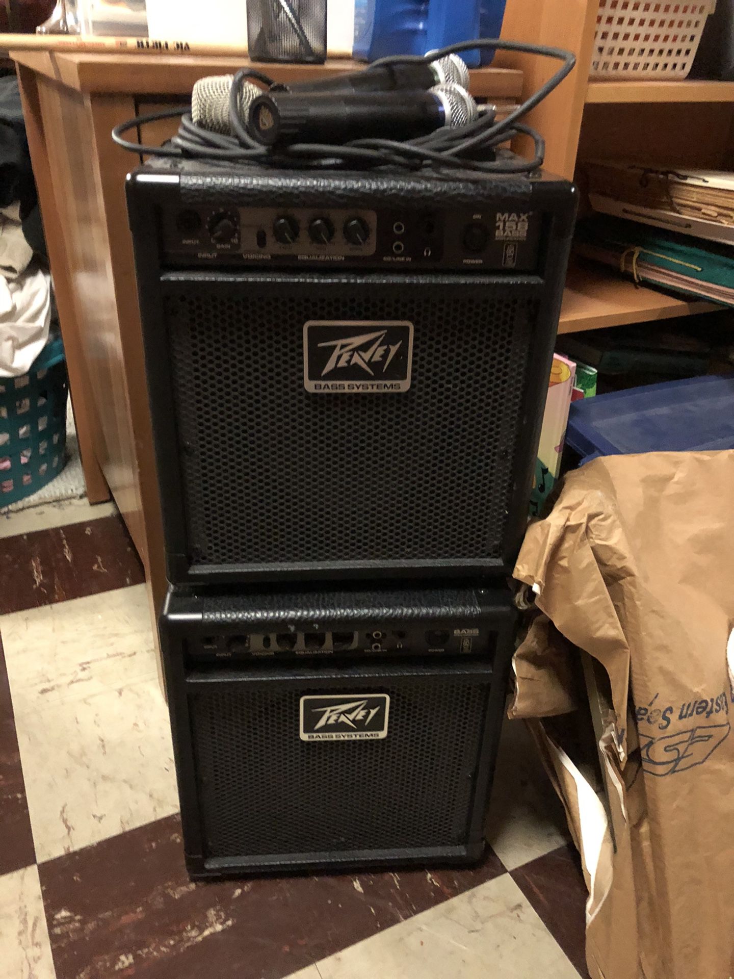 Amplifiers with microphones, 25 each