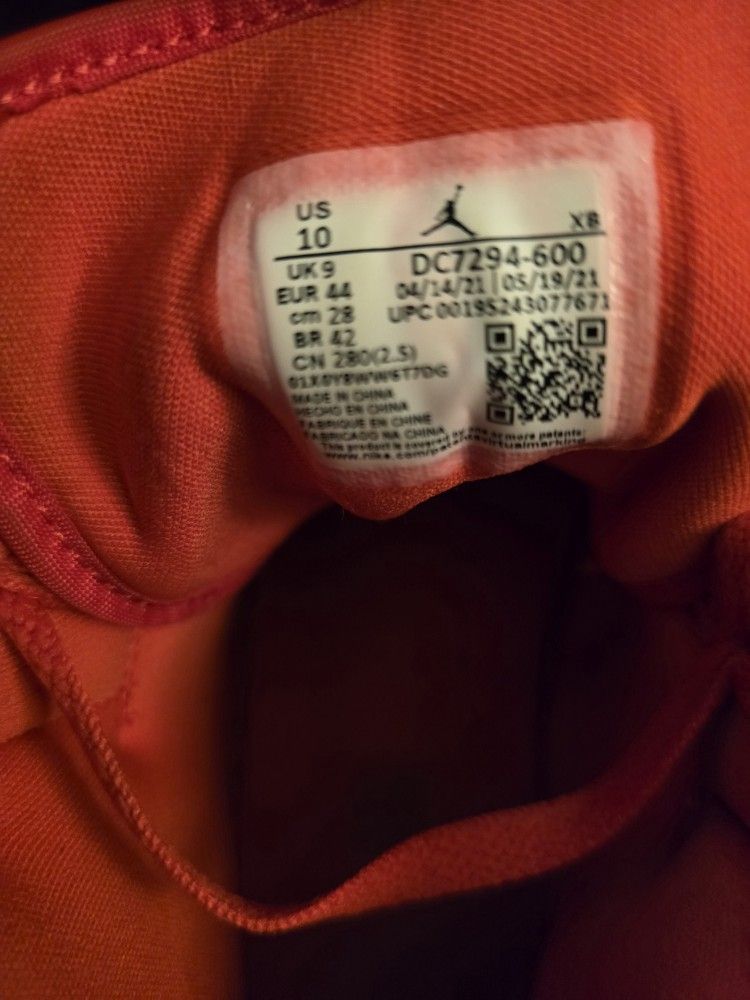 USED NIKE AIR JORDAN 1 MID BARCELONA SWEATER NO BOX SIZE 10 Clothing