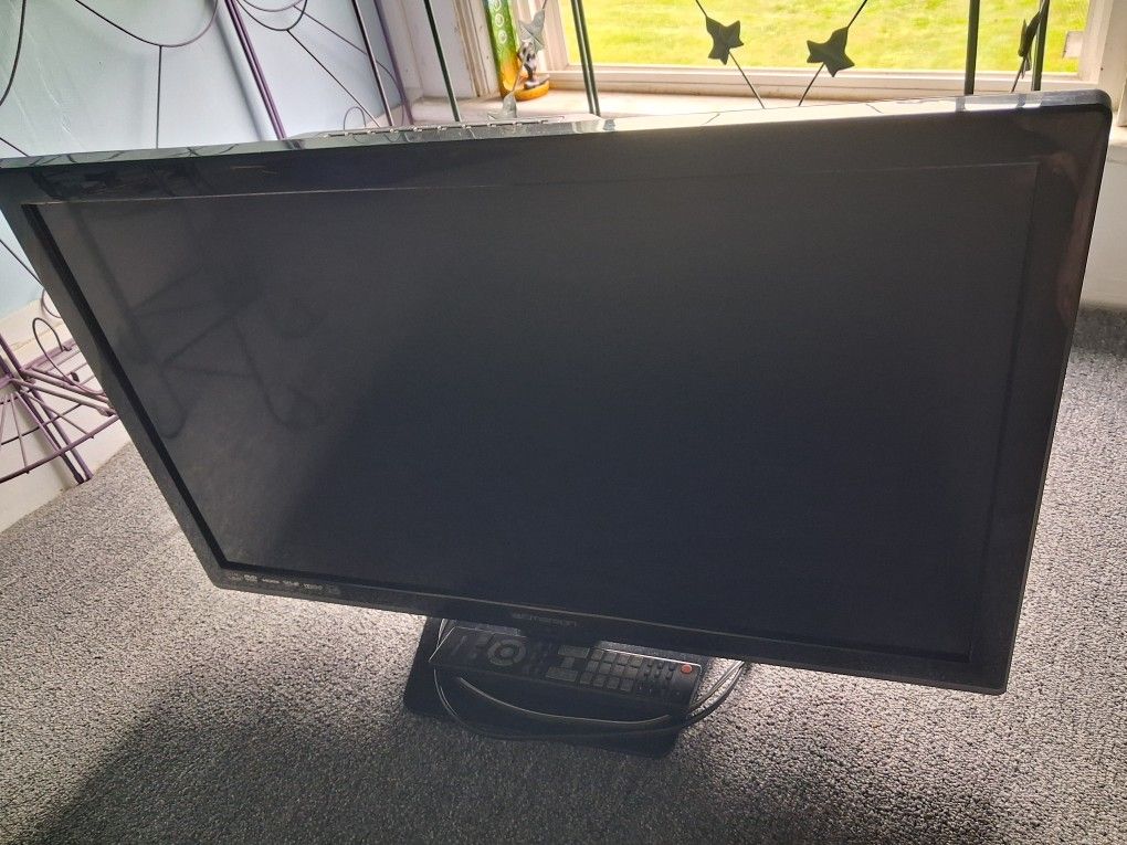Emerson Flat Screen Tv. Older Model.