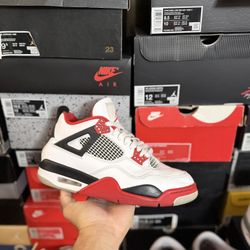 2020 Jordan Fire Red 4s size 9 USED But Clean 