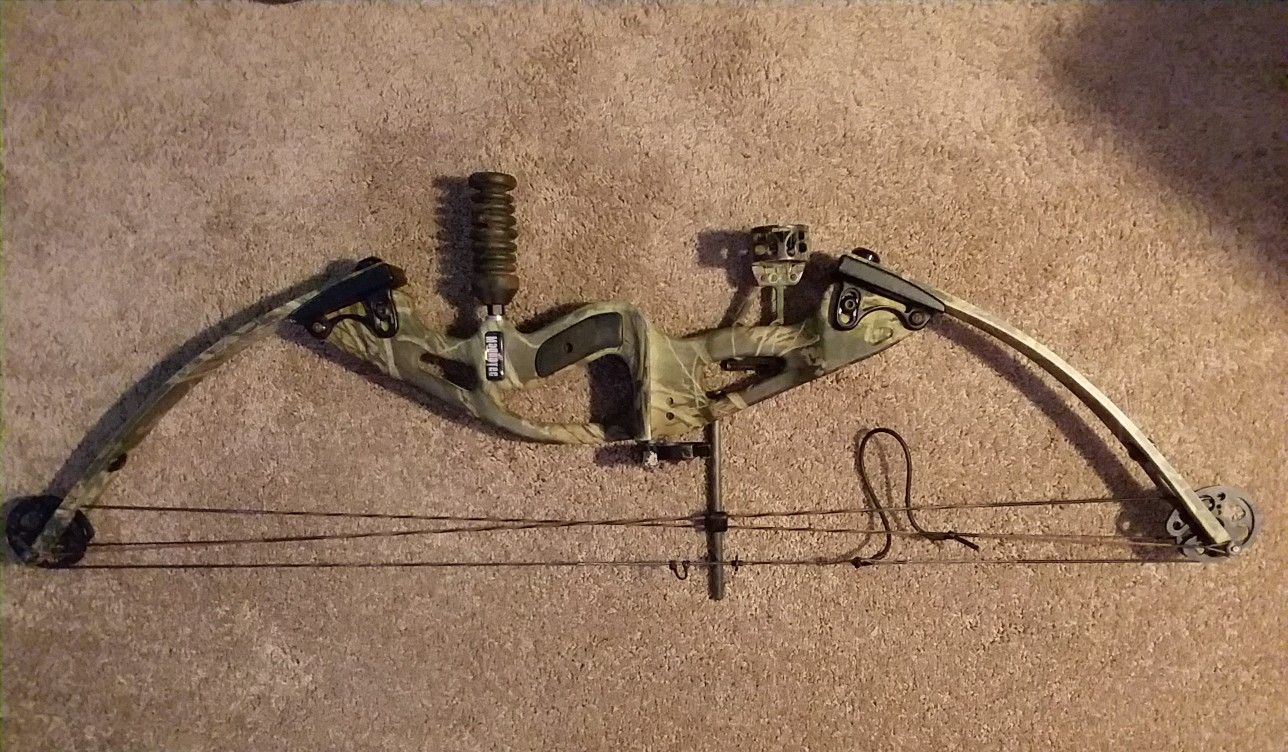 Hoyt MagnaTec Intruder Compound Bow