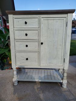 Ashley Havalance Door Chest