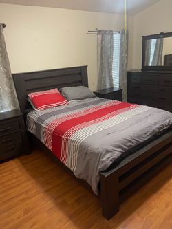 Queen bedroom set