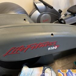 Life fitness Elliptical 9100