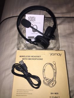Wireless headset with microphone