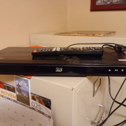 LG  BLUE RAY. 3D.  DISK PLAYER
