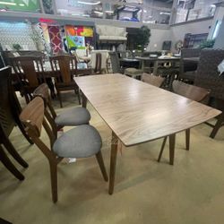 Alfredo Natural Walnut Dining Room Set
Coaster$10 Down Payment Financing And Delivery