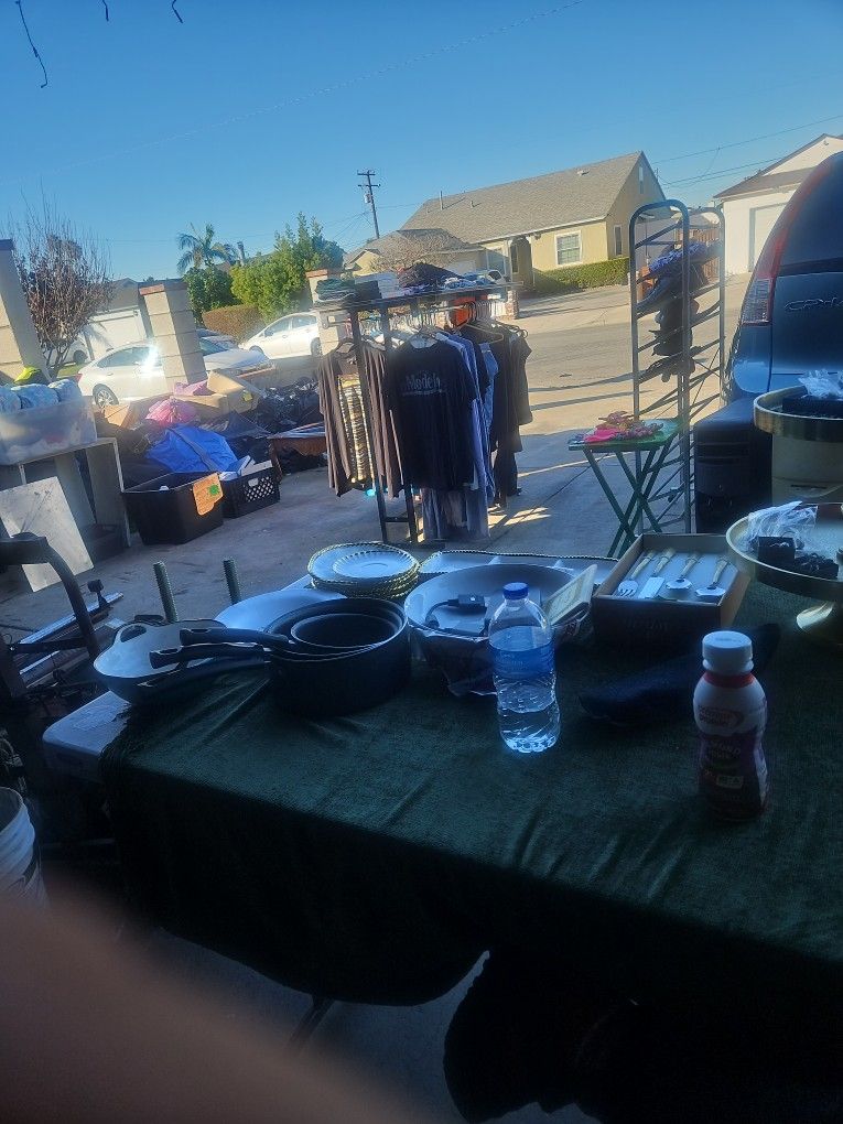 FRIDAY GARAGE SALE 11/28/25