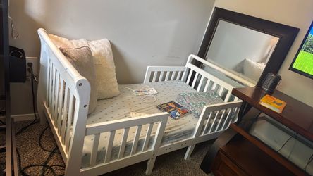 Toddler bed