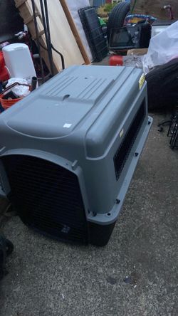 Dog kennel L36 H27 w 24.  Price 39$.  Pick up.  E.  Side. Tacoma