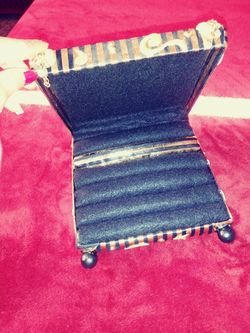 Custom jewelry box for earnings or rings..... Cajita para aretitos o anillitos