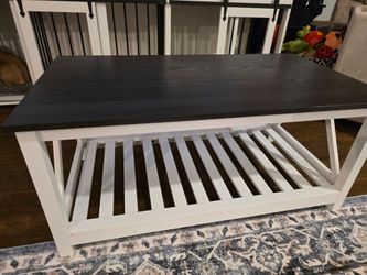 Great and white coffee table