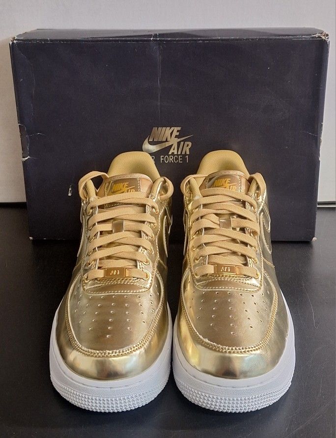 NIKE AIR FORCE 1 LIQUID GOLD SIZE 10M / 11.5W