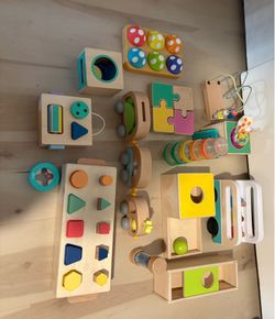 Lovevery and kiwico toy lot