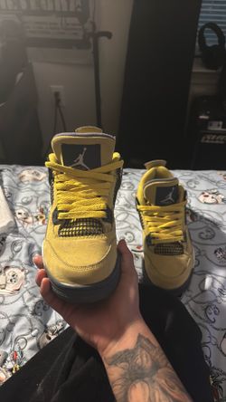 Jordan 4 lightning retro