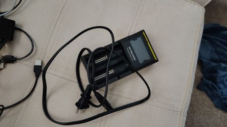 Nitecore D2 Charger