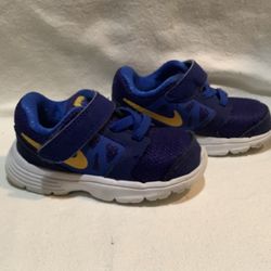 Nike Navy Toddler Shoes (size 5C)