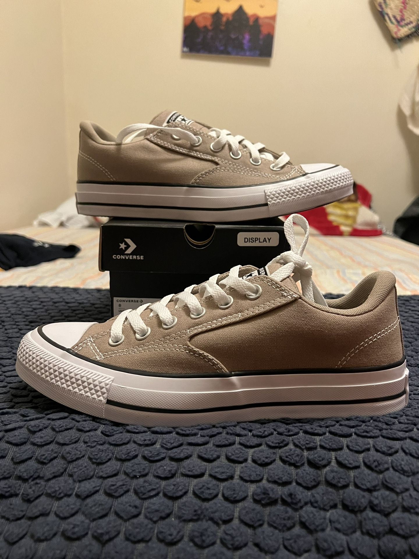 Converse size 8 men’s Brand New and Original Zapatos de hombre nuevos y originales
