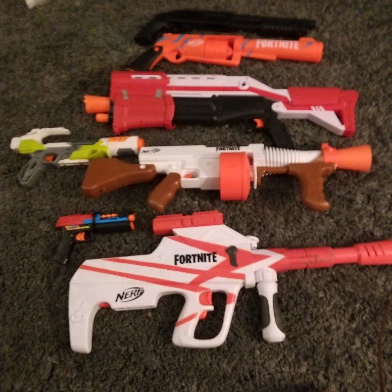 BUNCH OF NERF GUNS FOR SUPER CHEAP
-ASKING JUST 15 BUCKS