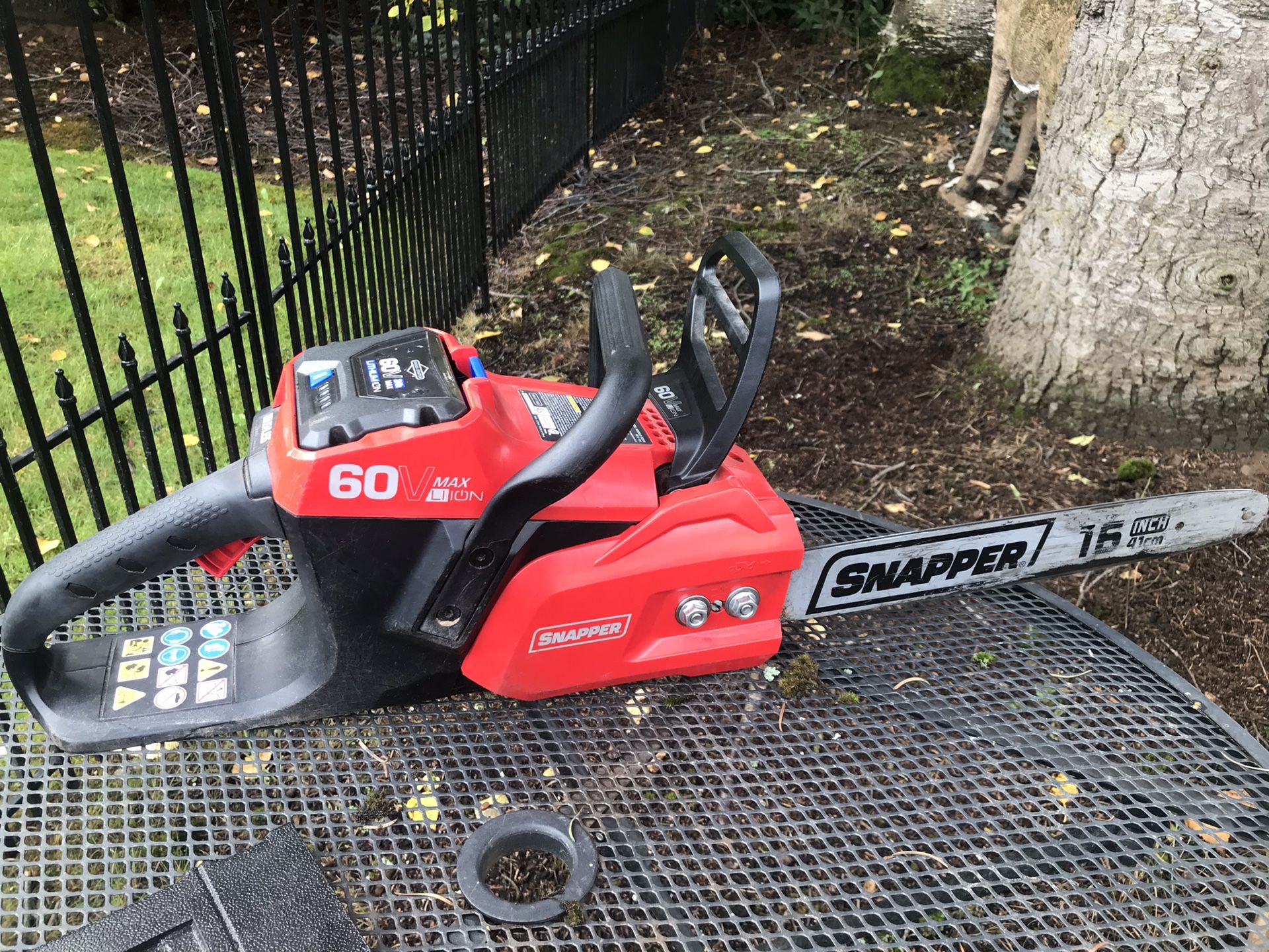Snapper 60V Chainsaw 2Ah Battery and Charger for Sale in Vancouver, WA