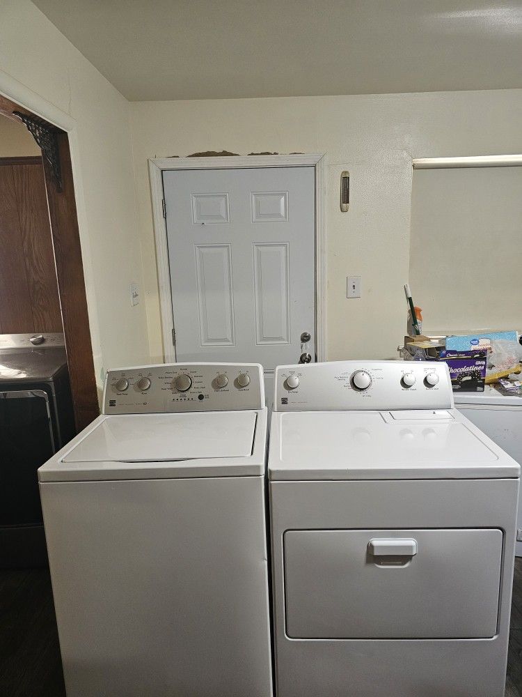 SET WASHER AND DRYER KENMORE XL CAPACITY GOOD CONDITION BOTH ELECTRIC HEAVY DUTY DELIVERY AVAILABLE WE DO REPAIRS