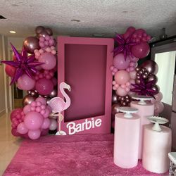 Barbie Box - Bar Stool - Cocktail Tables 