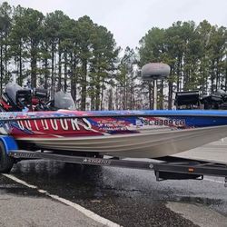 Bass BOAT Garage Kept Tournament  Ready SUPER FAST BASS BOAT!!