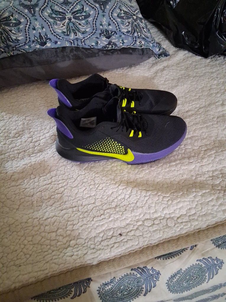 Men's Nike Mamba Fury  Size 10