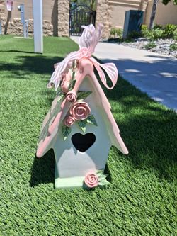 Vintage "MUD PIE 1998"  Ceramic Bird House Heart Cutout White/Pink/Green. BEAUTIFUL LITTLE BIRDHOUSE!. ( Has 1 chipped leaf tip. )....asking $25.00