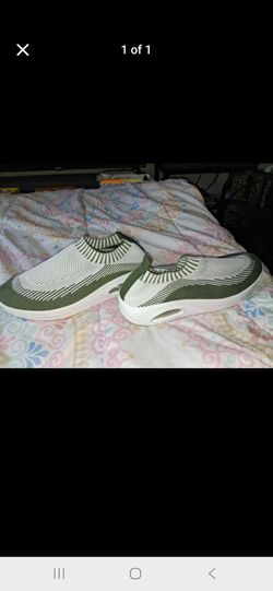 Slip on tennis shoes