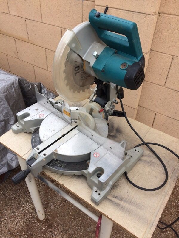 Makita LS1220 12 inch chopsaw for Sale in Mesa, AZ