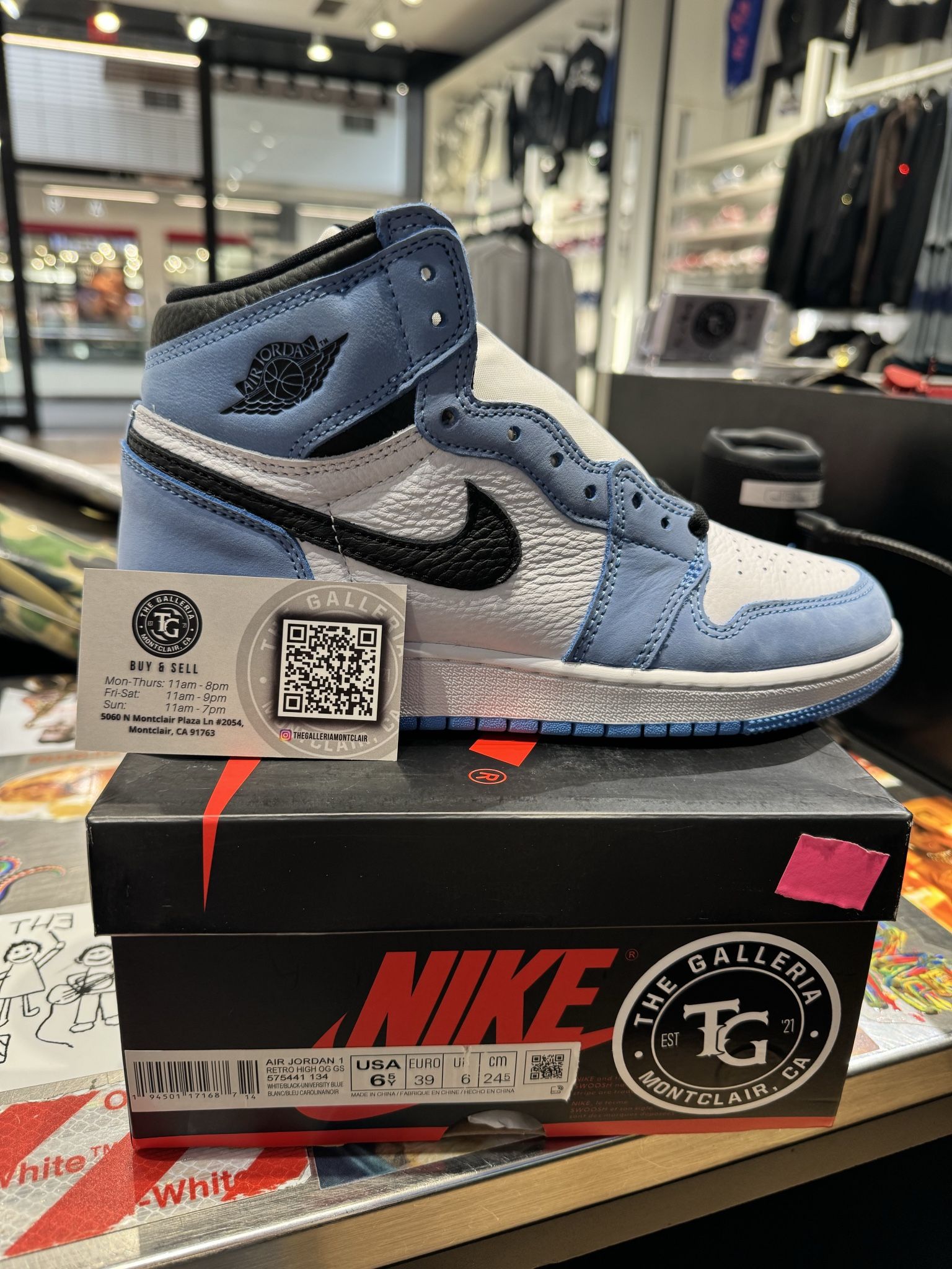 JORDAN RETRO HIGH WHITE UNIVERSITY BLUE (GS)