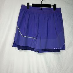 Lululemon License To Train Shorts Men XL Purple 5 Inch Inseam Lined LM7AZZS NWOT