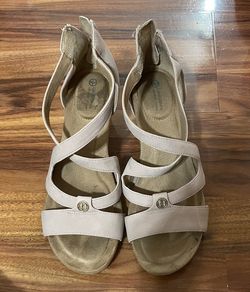 Size 7.5 Giani Bernini Wedges