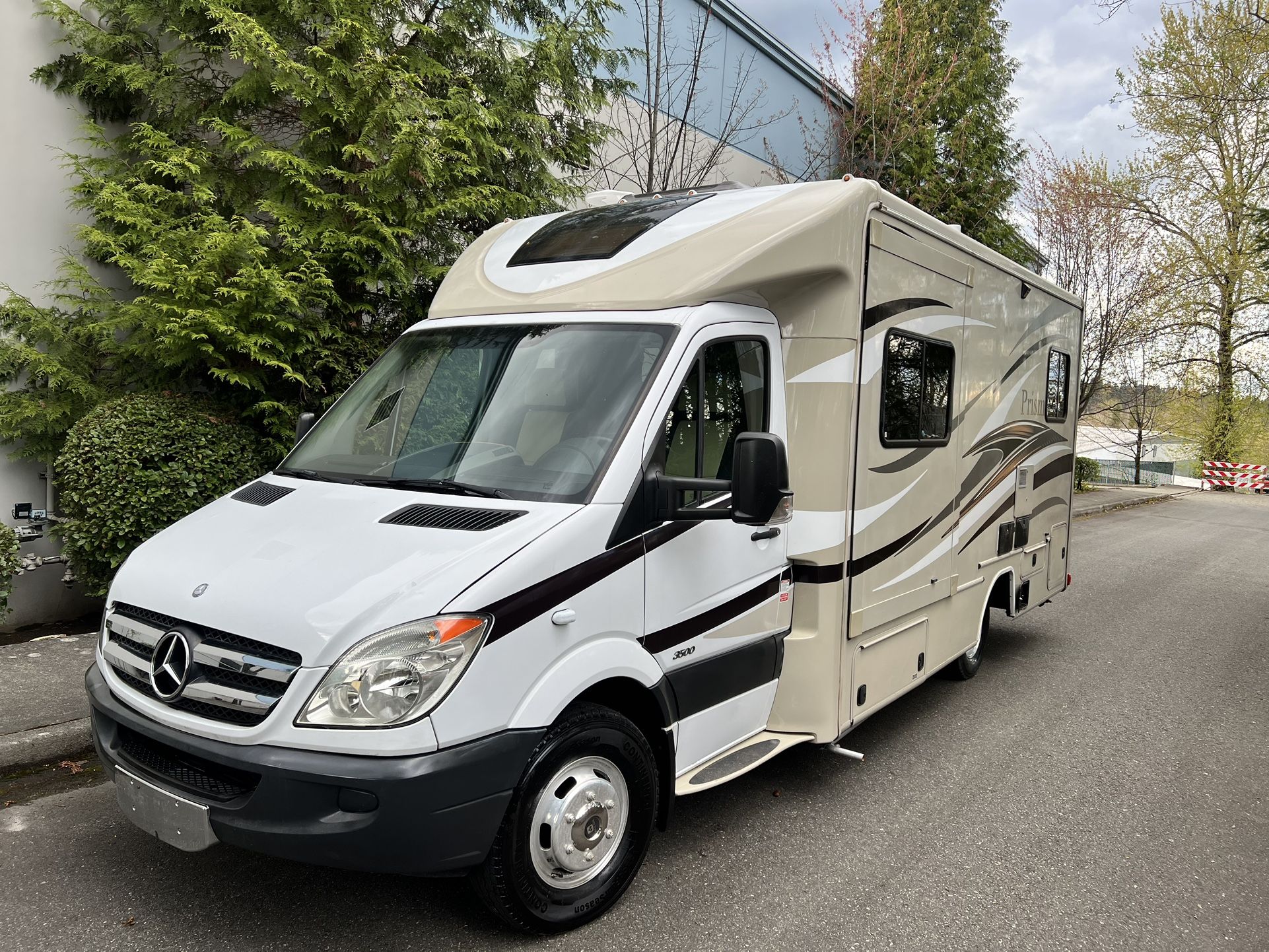 2014 Coachmen Prism 24g Mercedes sprinter for Sale in Medina, WA - OfferUp