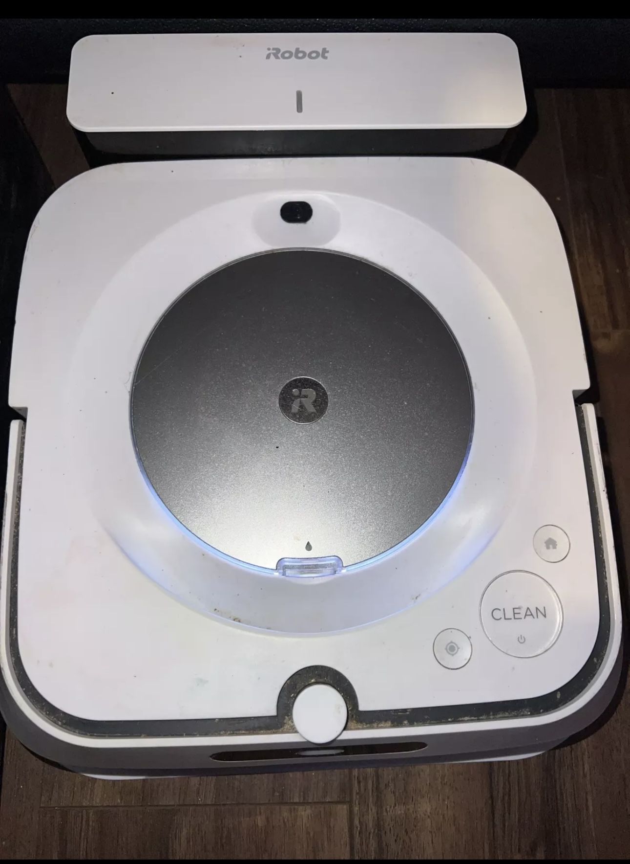 iRobot Braava Jet M6 RMA-Y1 White 14V 1.5A WiFi Connected Rechargeable Robot Mop
