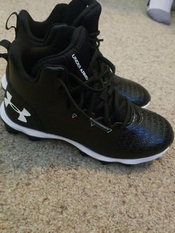 Youth Under Armour Cleats 4.0Y