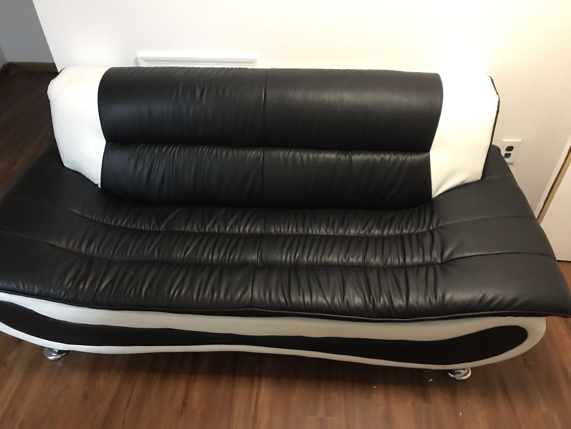 New Black And White Snow Leather Medium Size Couch