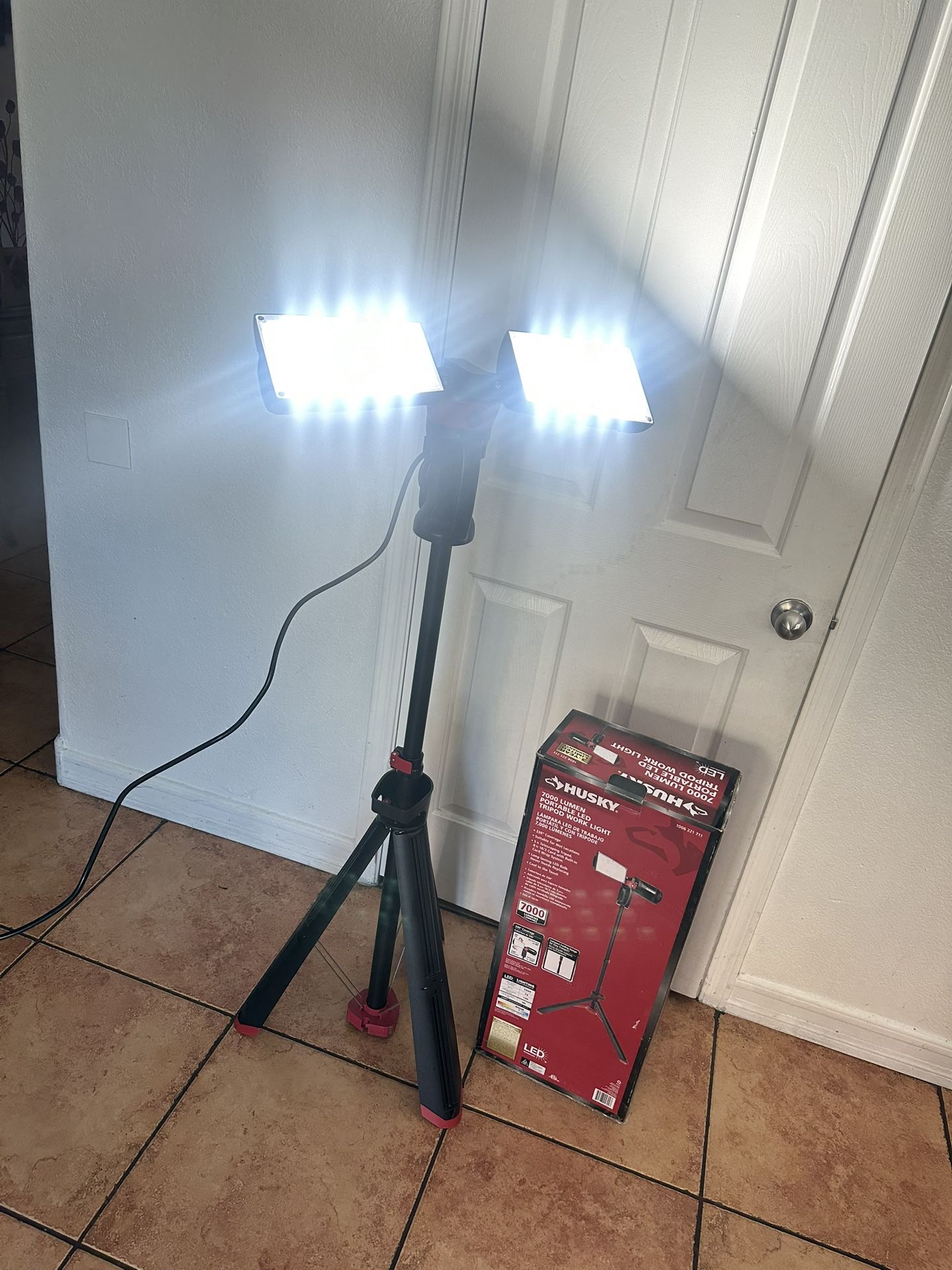HUSKY 7000 Lumens Portable Corded LED Work Light with Tripod