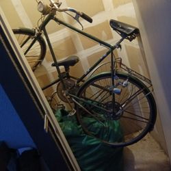 I Have Two Vintage Schwinn Bikes Come Check Them Out