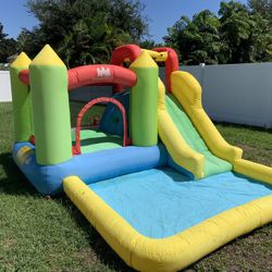 Bouncer with Water Feature 