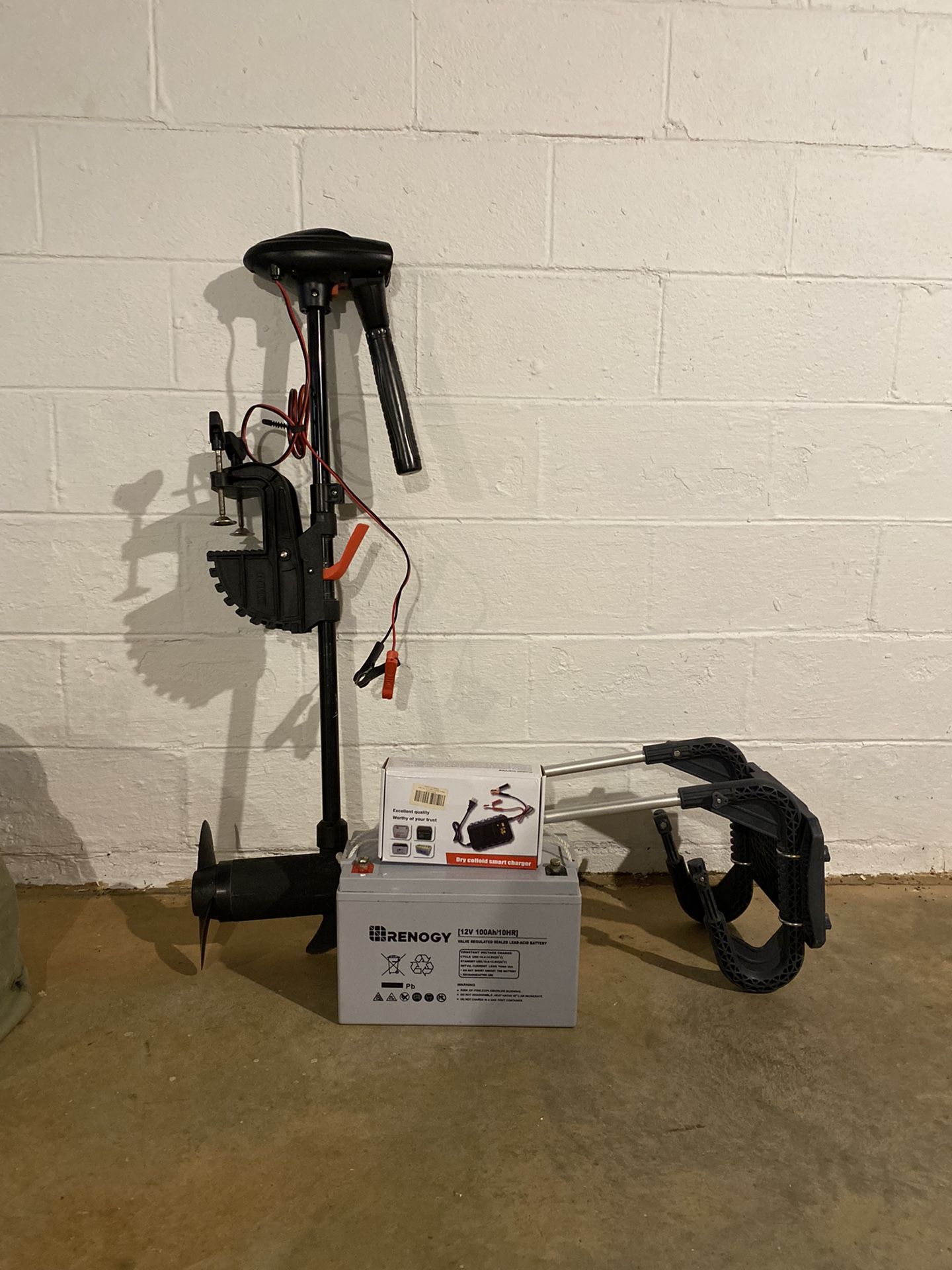 Trolling Motor (Intex), Mount, And Waterproof 12v Battery