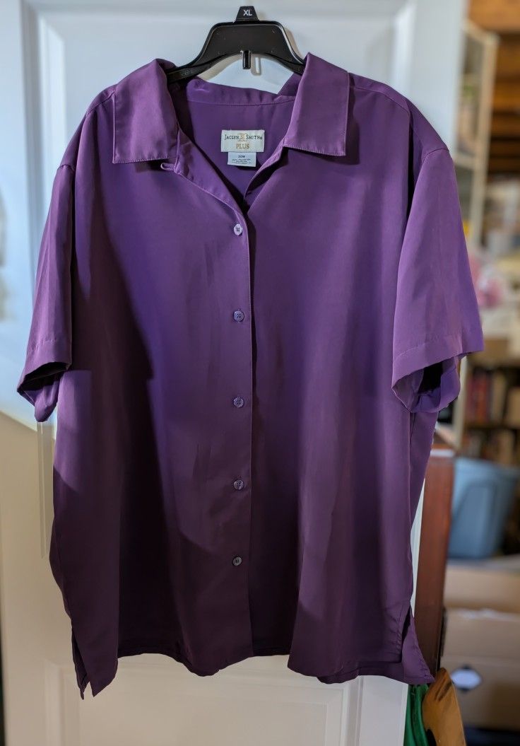 Jaclyn Smith Plus purple Short Sleeve Ladies Button Top