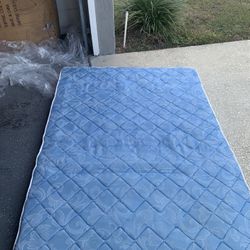 Pull Out Bed Mattress - Free For Pick Up 100 % Clean