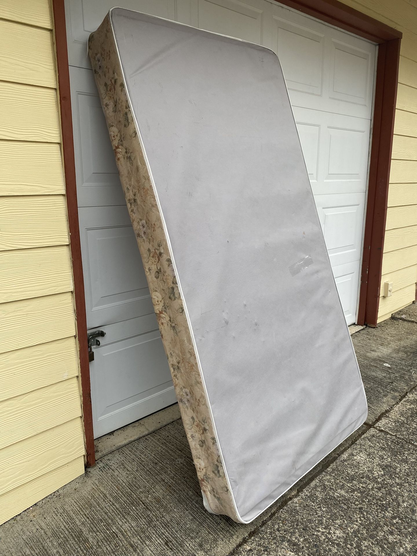 Box Spring - TWIN - Free