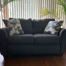 Loveseat, Grey with brown legs