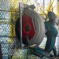 Makita 18V LXT Lithium-Ion cordless 6-1/2 in. circular saw (tool only), likely model XSS02Z. 