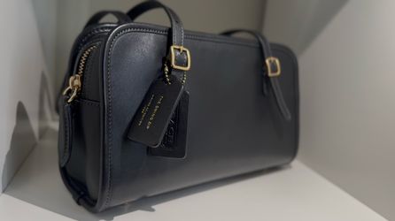 Coach Swing Zip Bag 20 black/gold